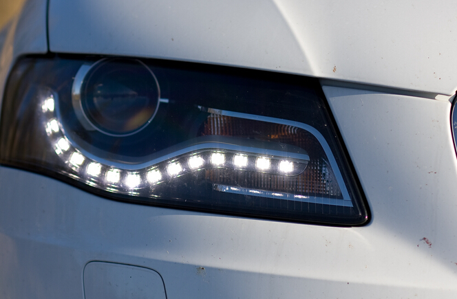 Favorecido por LED de automóviles faros más importantes del mundo